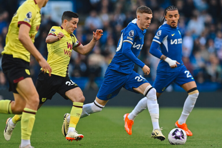 10-Man Burnley Hold Chelsea to 2-2 Draw in Dramatic Premier League Encounter