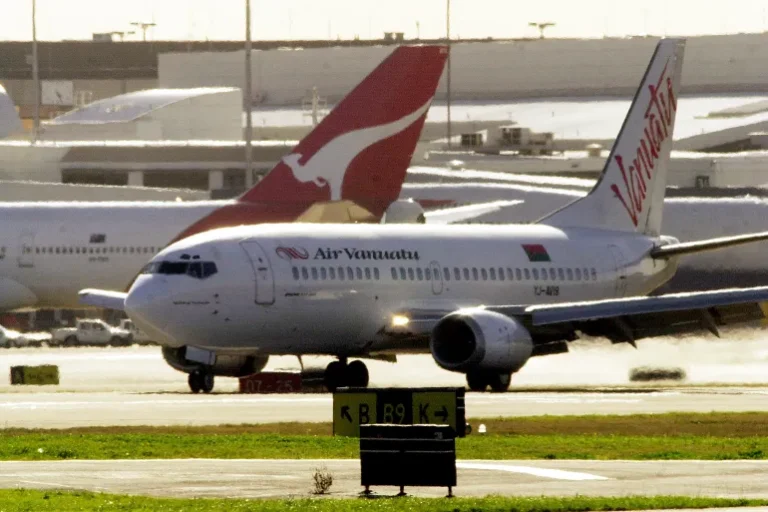 Air Vanuatu goes into liquidation, thousands of passengers stranded